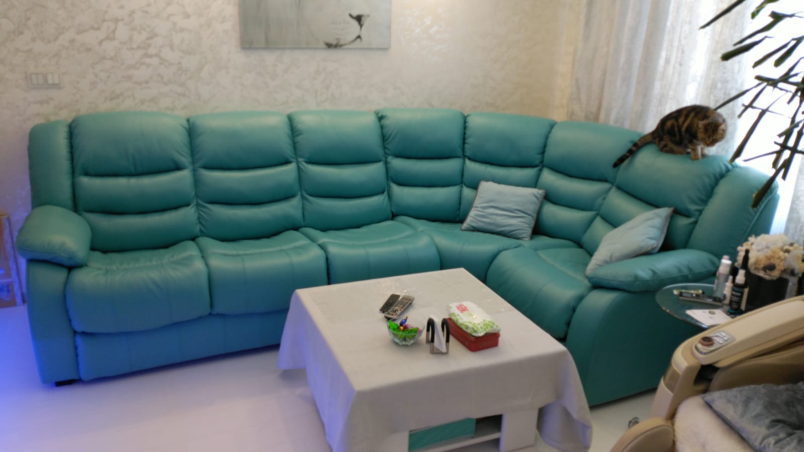 Перетяжка дивана на дому. Балтийская