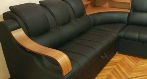 Перетяжка кожаного дивана. Балтийская